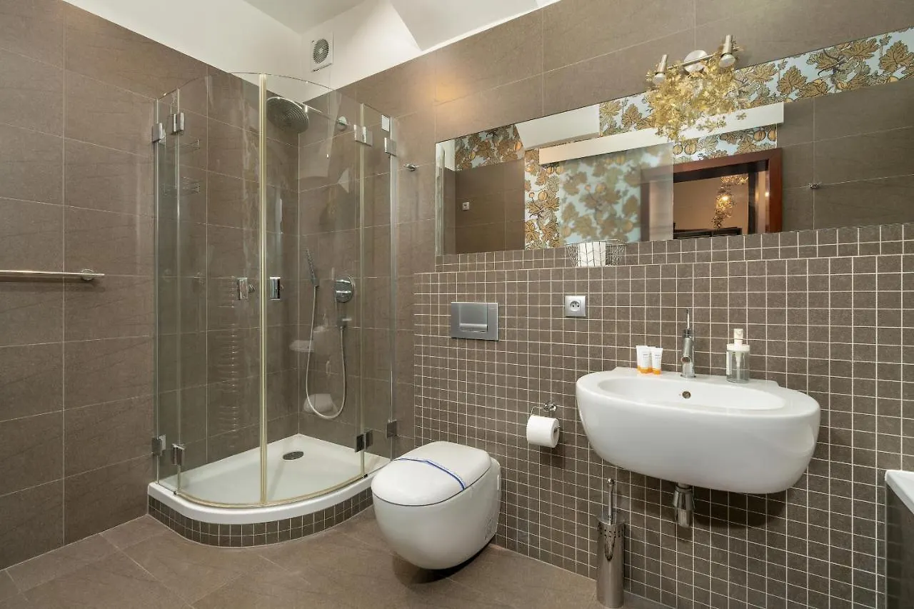 Sunny Apartments In The Heart Of Poznan Old Town By Noclegi Renters Polska