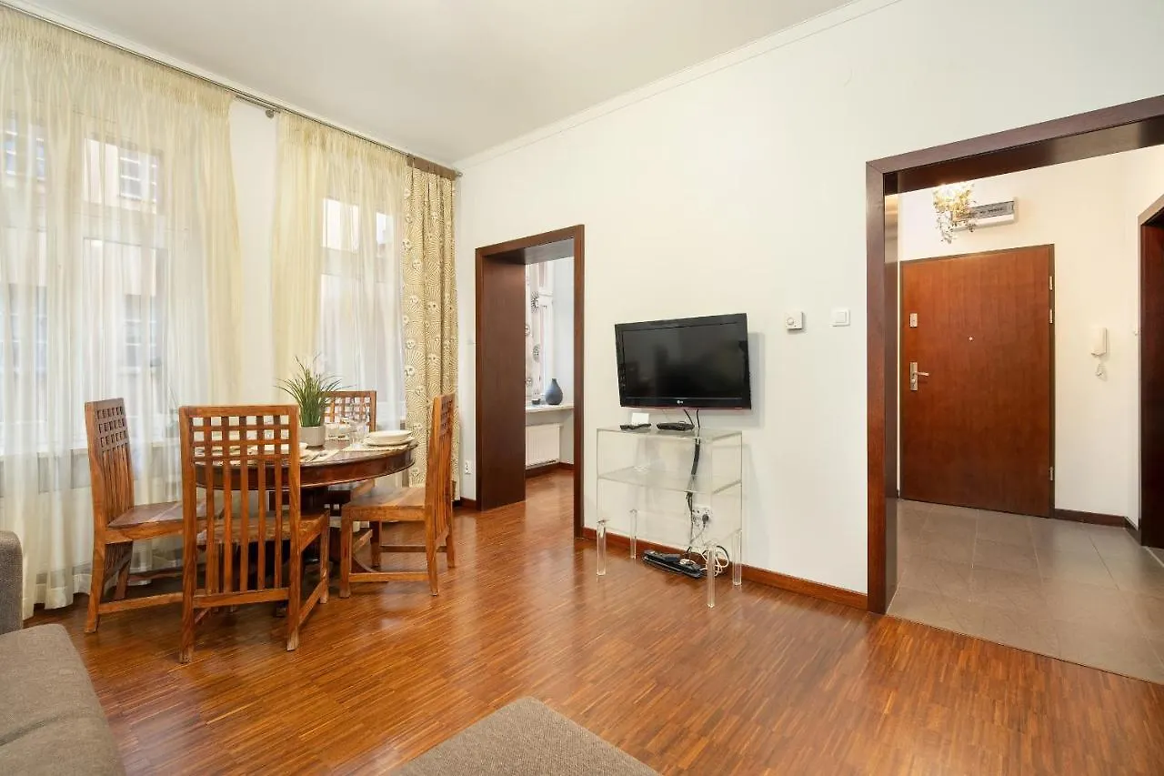 Sunny Apartments In The Heart Of Poznan Old Town By Noclegi Renters