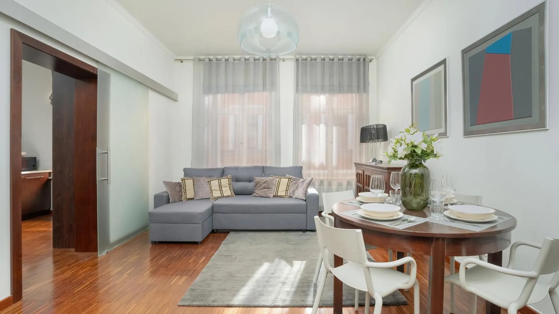 Sunny Apartments In The Heart Of Poznan Old Town By Noclegi Renters